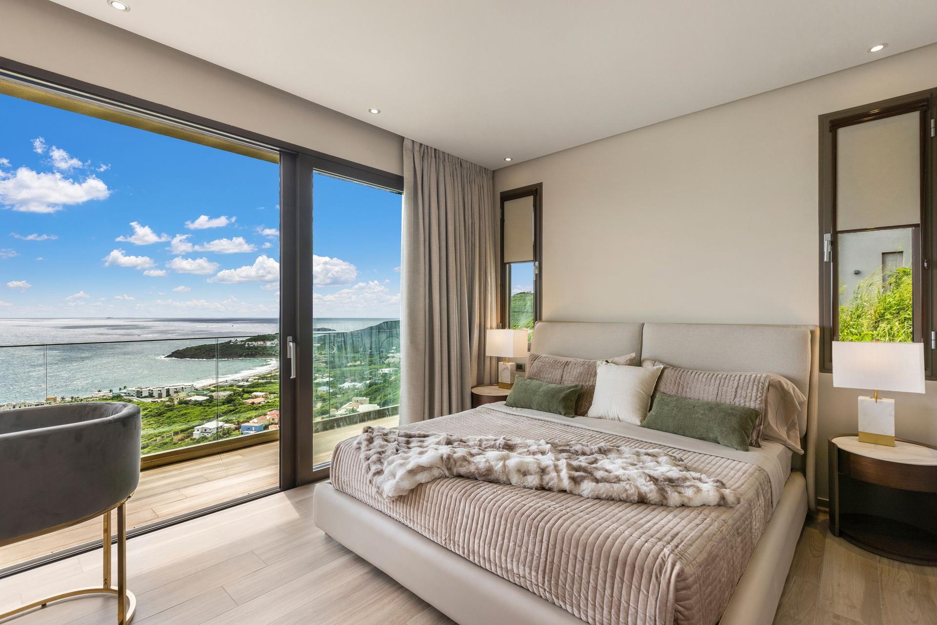 Panoramic Ocean-View Contemporary Apartment with Calacatta Marble Waterfall Island & Glass-Walled Terrace